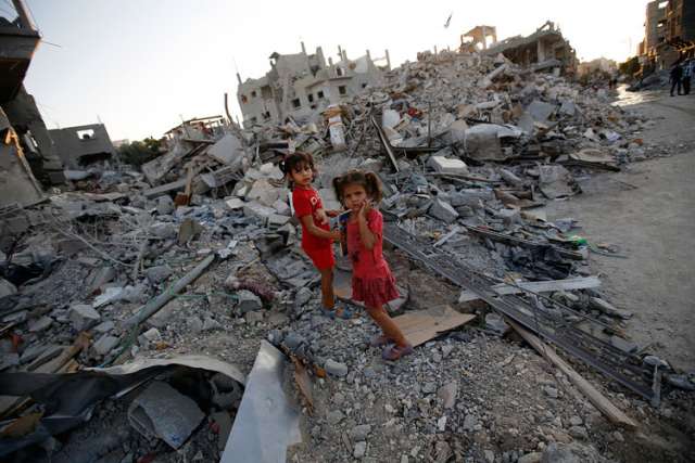 Aid agencies try to 'pick up the pieces' in Gaza