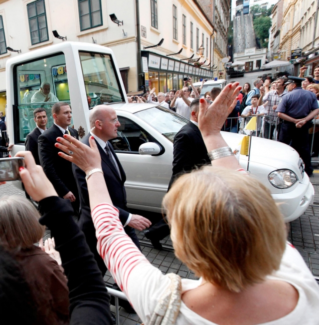 Hybrid eyed as pope's next vehicle, papal spokesman says 