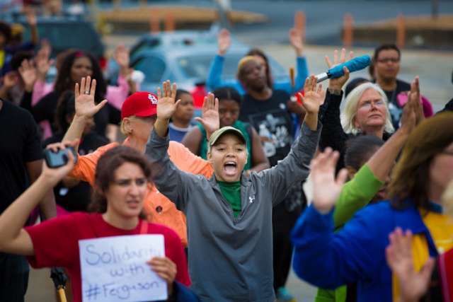 Archbishop urges prayers for peace to calm Ferguson chaos