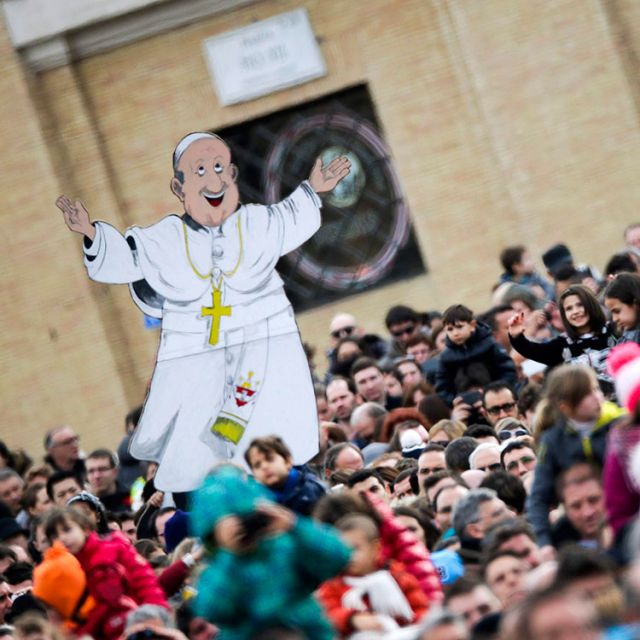 Pope: Don't forget plight of exiles, elderly marginalized by own family 
