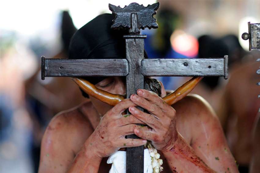 Philippine bishops release additional guidelines to fight coronavirus