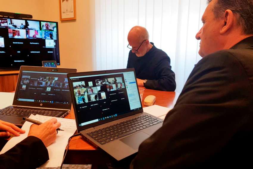 Secretariat begins discussing new synod process with bishops