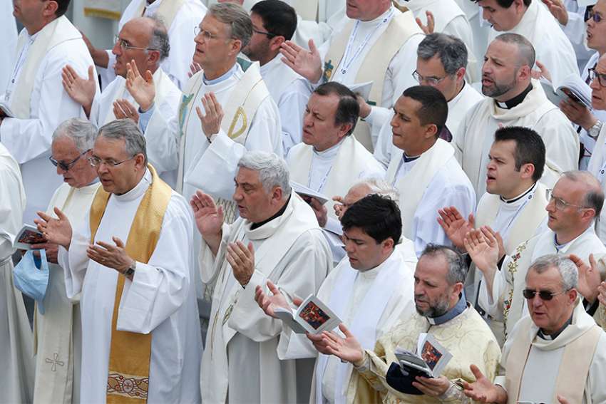 Lord's Prayer: Germans stick with wording; Italians to change at Mass