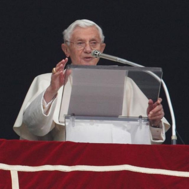 Health is universal good to be defended, not commoditized, says pope 