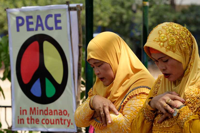 Philippine cardinal gathers advocates for Muslim autonomous region