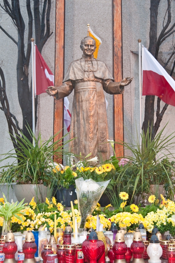 Poles remember their pope in Toronto