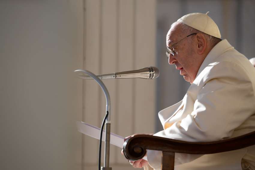 Pope Francis writes to Ukrainians after nine months of conflict