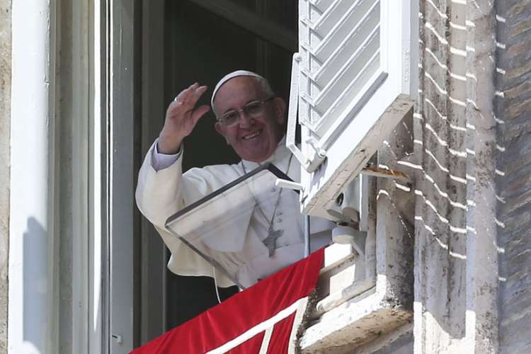 Pope Francis warns against those who 'judge' with closed hearts