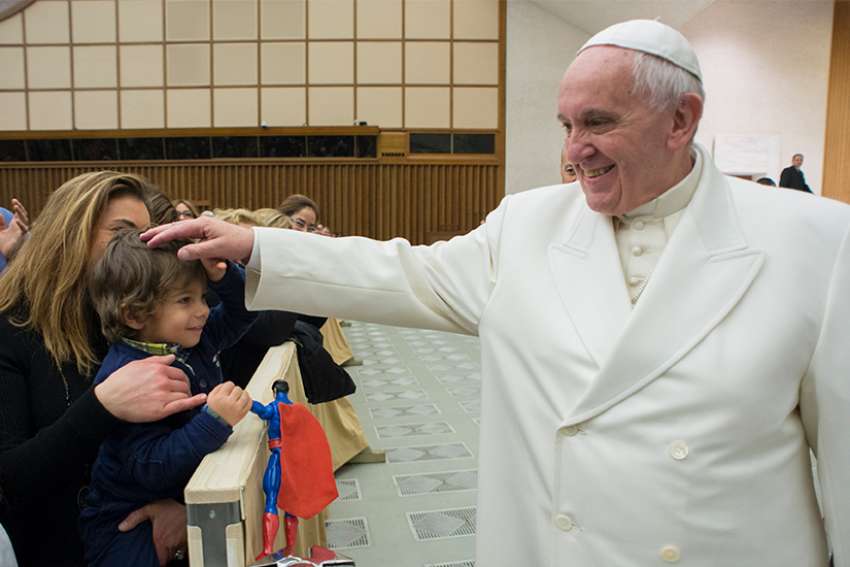 Jesus is the greatest Christmas gift, Pope Francis says