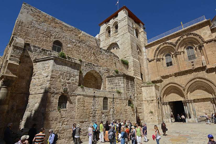 Pilgrims walk at the heart of the Gospels at the Church of the Holy Sepulchre