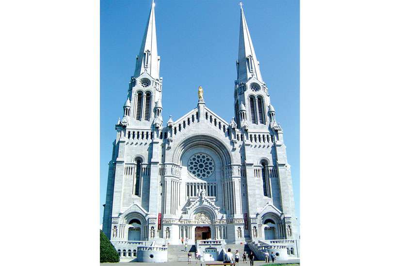 Youth visit famous churches for Canada Day pilgrimage