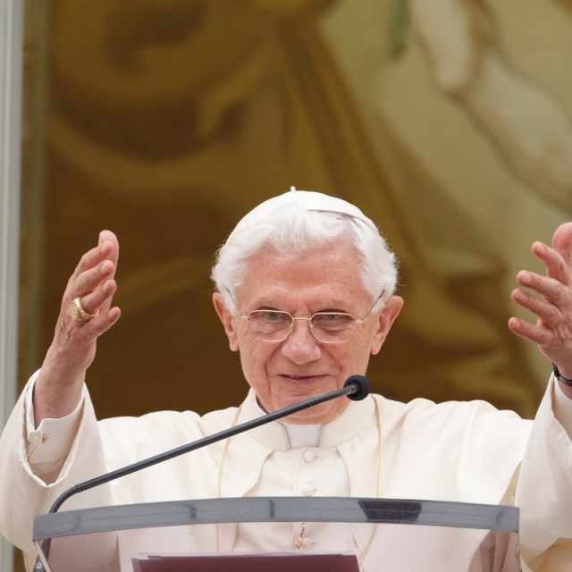 At Angelus, Pope calls for prayers for Syria, Libya 