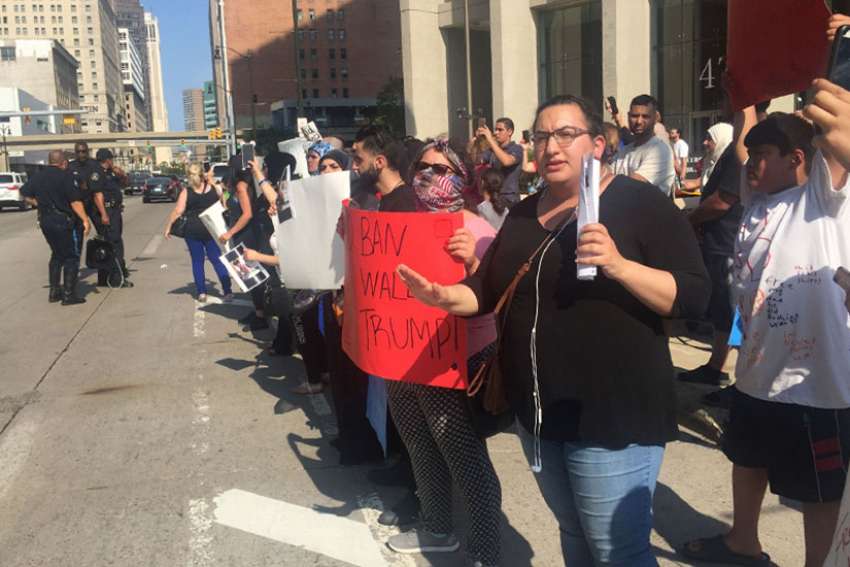 Judge blocks deportation of Chaldeans and other Iraqis