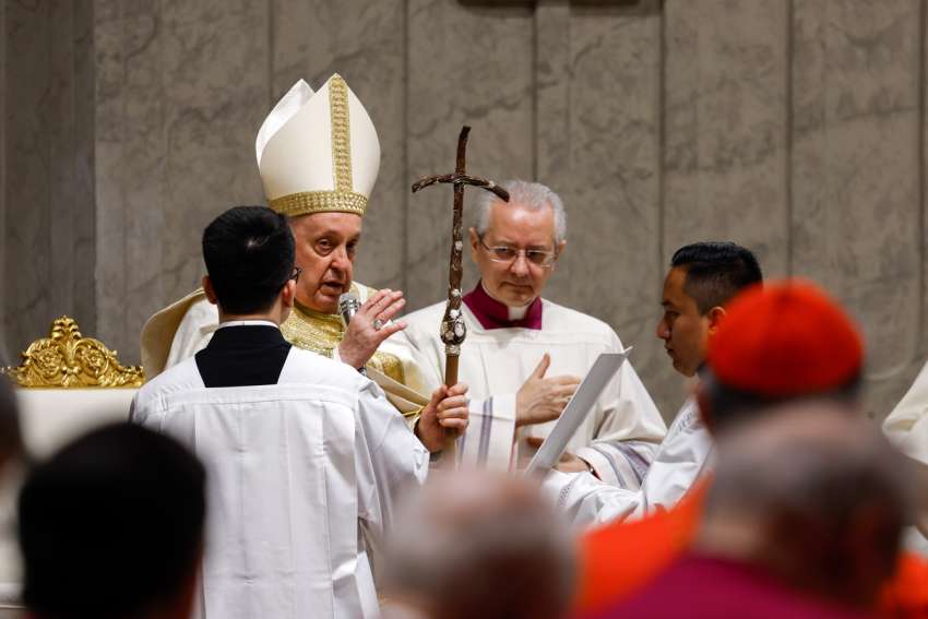 Bring Mary's gratitude and hope into the new year, Pope Francis says