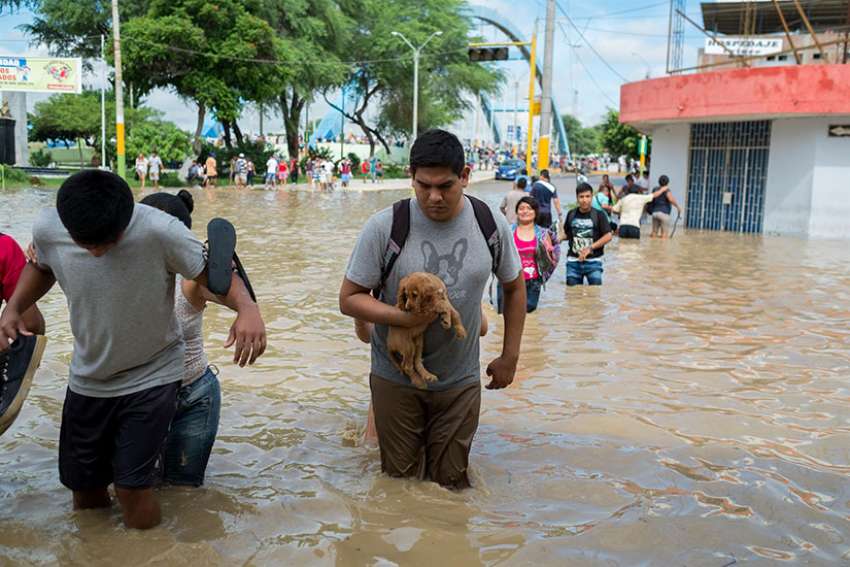 Peruvians who lost everything in floods ask help to get Bibles