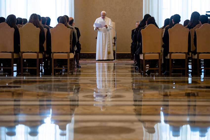 Service, not party affiliation makes a politician Catholic, Pope Francis says