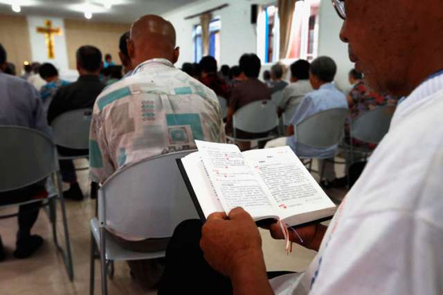 Young Chinese Catholics put faith in action