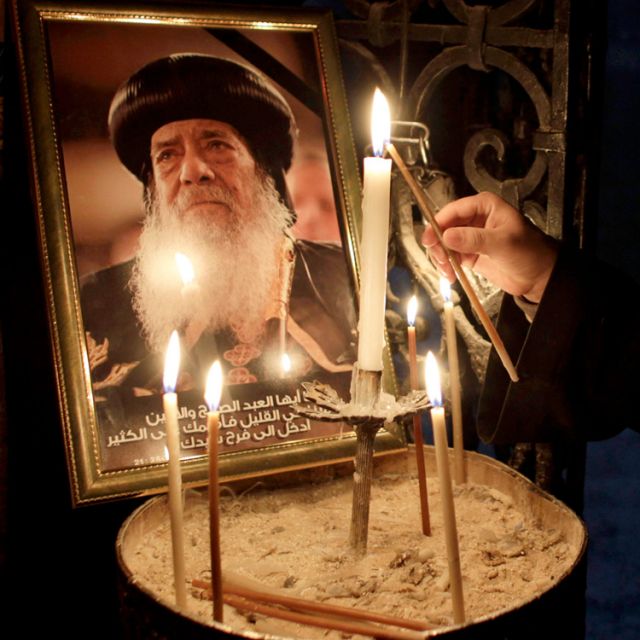 Pope offers condolences to Coptic Orthodox on death of patriarch Pope Shenouda 