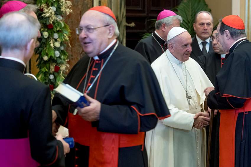 Curia exists for service, not for glory, Pope says