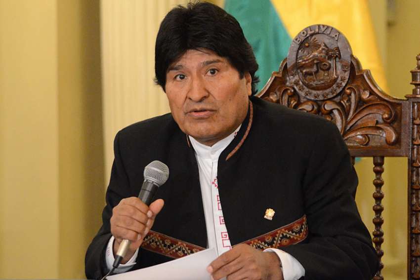 Bolivian president seeks papal intervention for prisoners in Chile