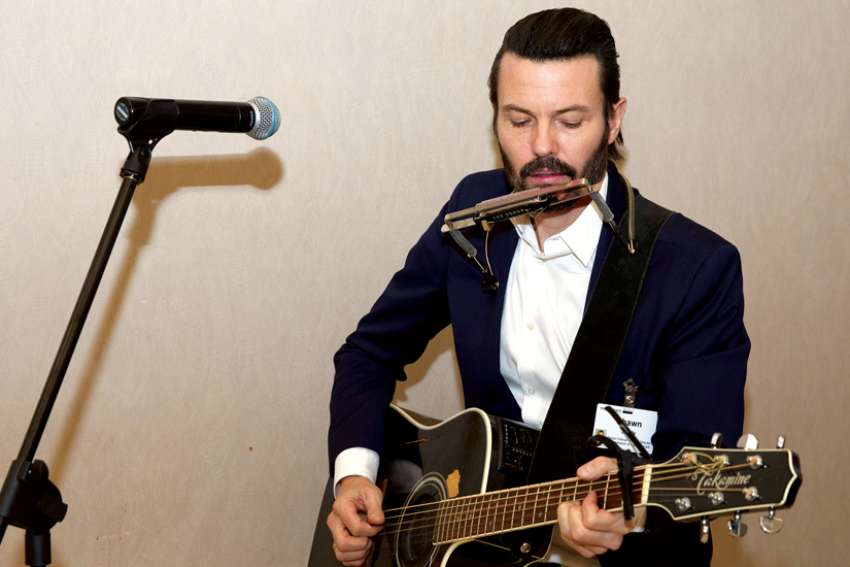 Song of thanks strikes the right chord