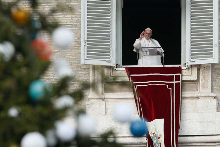 Pope's beauty secret: Be virtuous like Mary