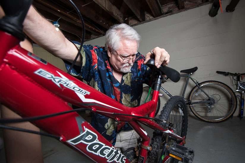 Homeless shelter volunteers put wheels in motion