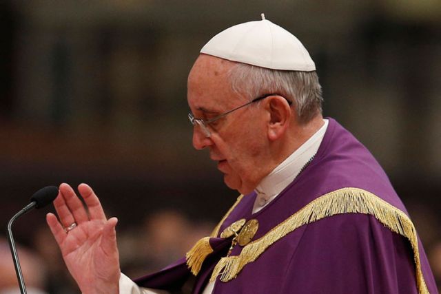 Pope asks Curia to find ways to implement 'Joy of Gospel' in its work