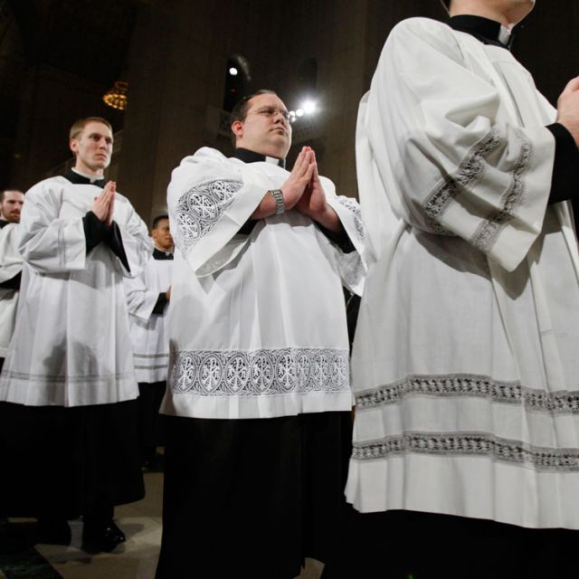 British Catholic legislators ask pope to relax priestly celibacy rule 
