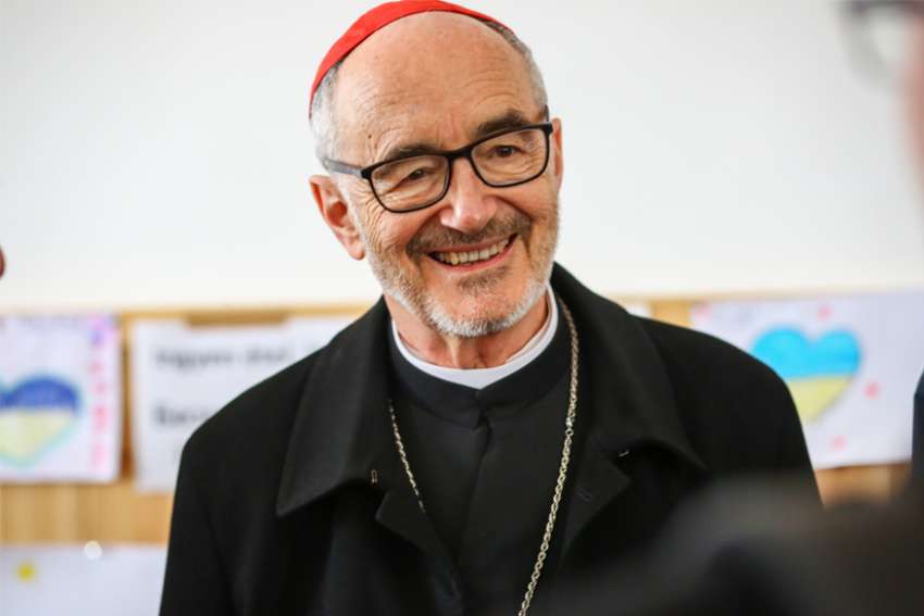 Cardinal Czerny meets refugees in Slovakia, Ukraine