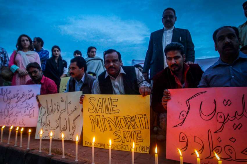 In Pakistan, mass arrests halt rally backing blasphemy law