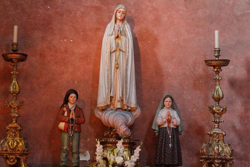 Visionaries’ canonization would ‘complete’ Fatima centenary, says bishop