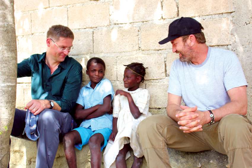 Actor’s aid helps spread love everywhere