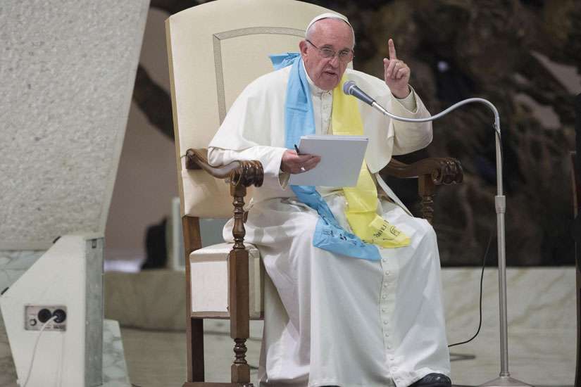 Christians who reject all refugees are 'hypocrites,' Pope says