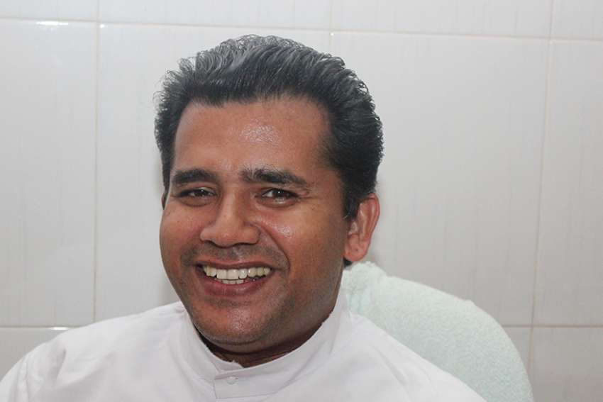 Indian shrine rector stabbed to death; police hunt for former sacristan