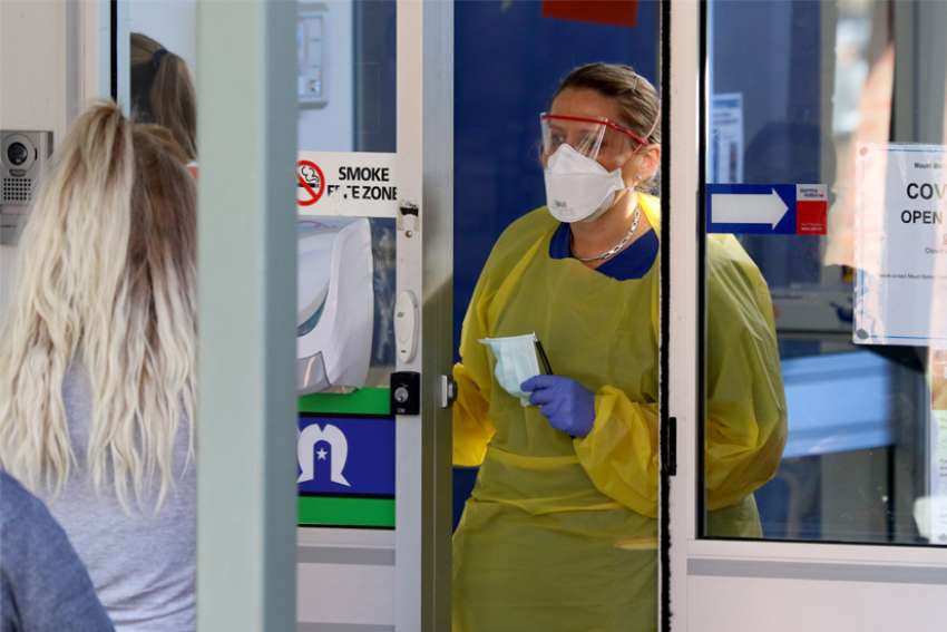 Australian bishops begin canceling Masses to contain COVID-19