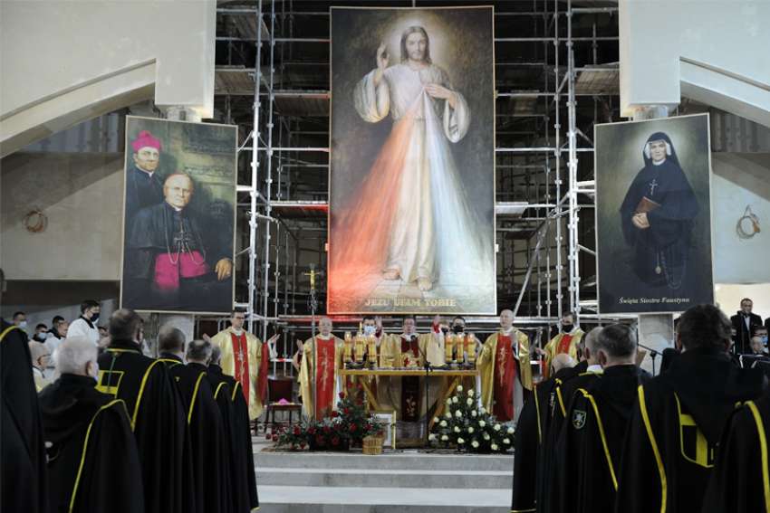 Pope Francis marks 90th anniversary of Divine Mercy apparition