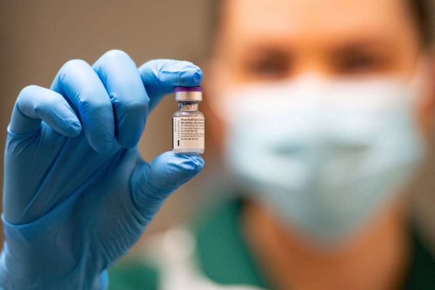 Vatican will offer Pfizer COVID vaccine to employees