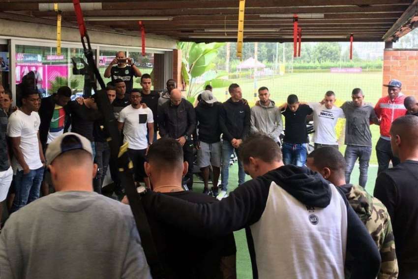 Prayers pour in for victims and families of Brazilian soccer team plane crash