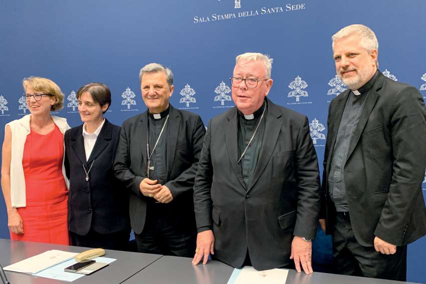 Synod document asks how to increase  unity, participation, mission outreach