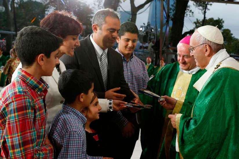 Pope says he left U.S. praying for, impressed by its people