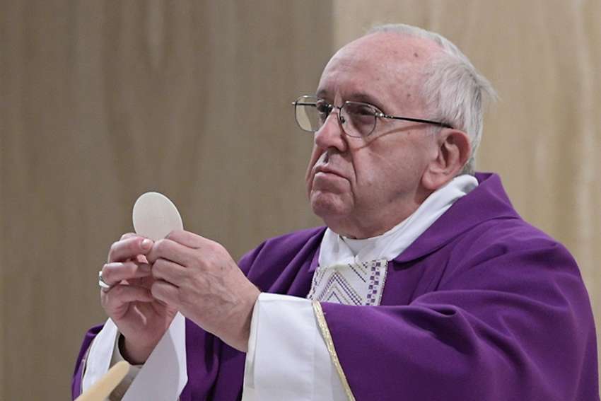 Don't get comfortable, take risks when seeking God, Pope says