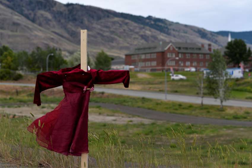 Pope Francis to meet with Canadian Indigenous delegation this year