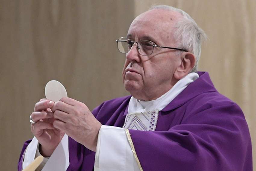 Eucharist is a taste of heaven on earth, Pope Francis says