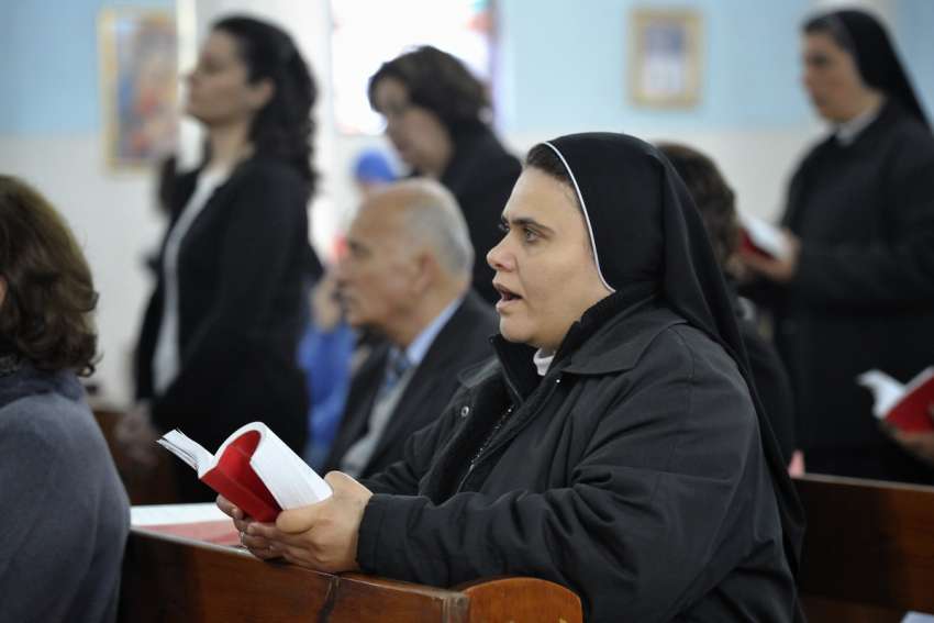 Pope Francis calls Gaza parish staff as bombing continues