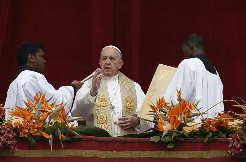 Pope expresses 'sadness and pain' at Easter attacks in Sri Lanka