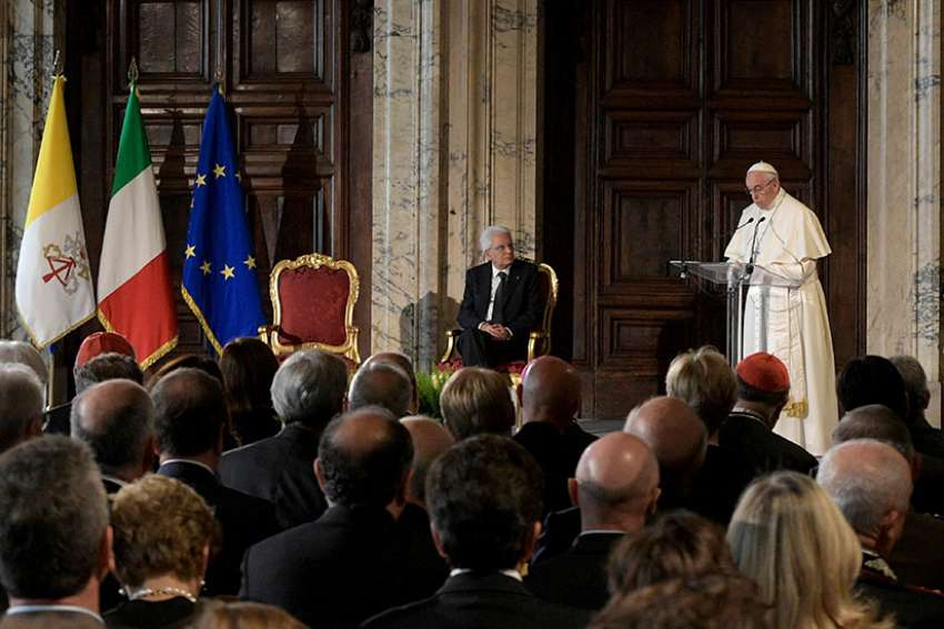 Pope, Italian president talk migrants, environment, jobs