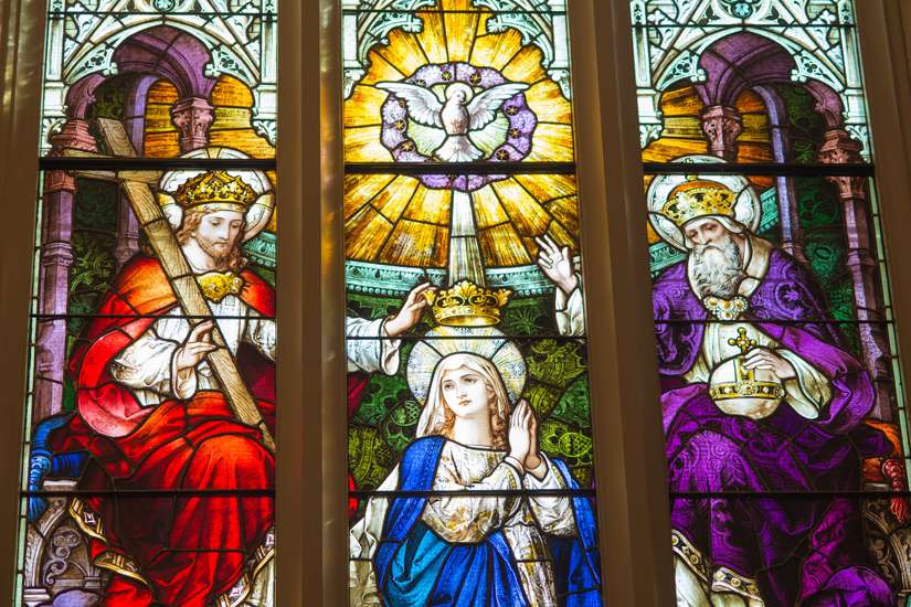 Creating stunning works of art runs in family for glassmaker