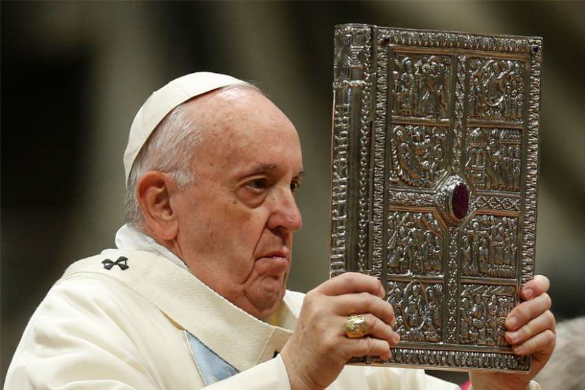 Pope Francis establishes date dedicated to Bible focus